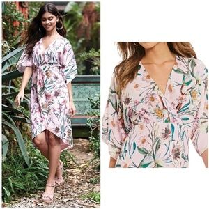 Gianni Bini

Floral Faux Wrap Style Kimono Dress